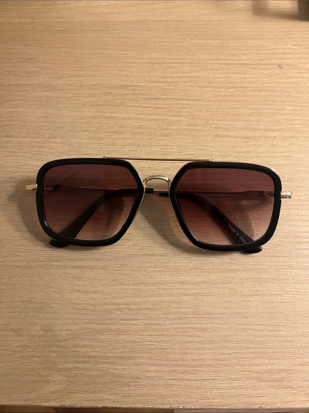 Black aviator Sunglasses with UV gradient lenses